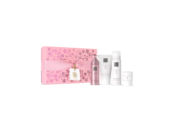 1118447-rituals-sakura-gift-set-s-pack-closed_4-by-3.webp RITUALS – The Ritual Of SAKURA Coffret S