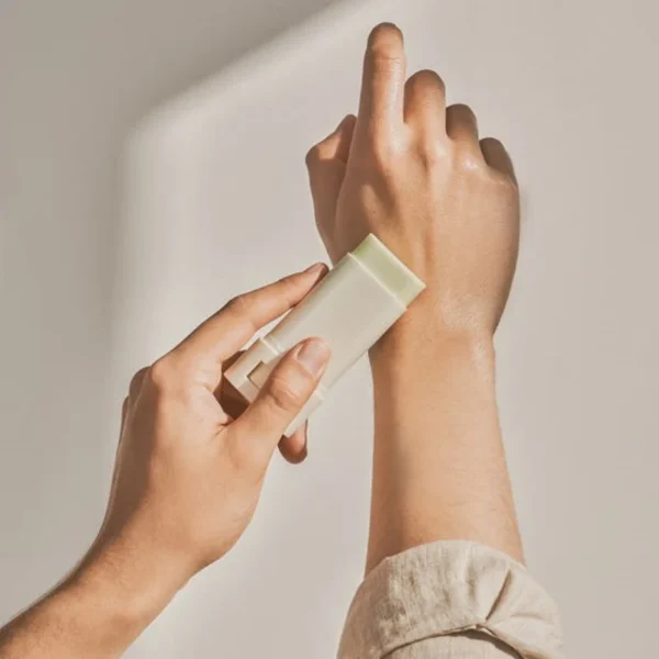 12055211_540x_fb4fe535-e621-4a5c-8726-1f89c5a15def.webp Beauty of Joseon – Matte Sun Stick : Mugwort + Camelia SPF50
