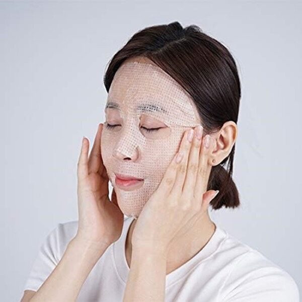 141098-6-1024x1024-1.jpg Round Lab 1025 Dokdo Hydrating Water Gel Mask