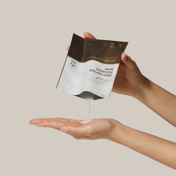 MEDICUBE – Deep Peptide Radiance Mask
