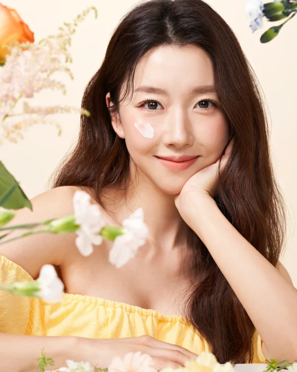 Sun-Fluid_0003_Layer-Comp-4.webp House of Hur Weightless Sun Fluid 50ml