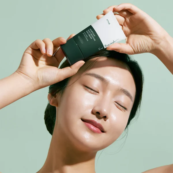 anua-heartleaf-silky-moisture-sun-cream_8809640733185_DarBeauty_02.webp Anua Heartleaf Silky Moisture Sunscreen SPF50/PA+++ 50ml